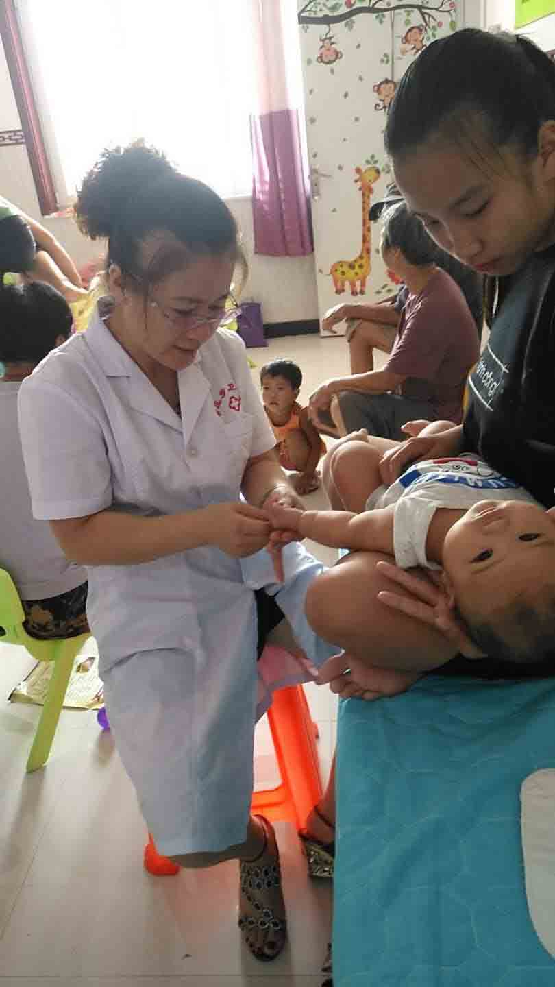 艾童堂，石家庄小儿推拿，葫芦灸